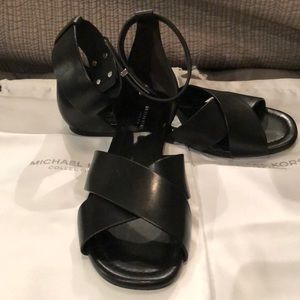 Michael Kors Collection Blk Robbie Leather Sandals